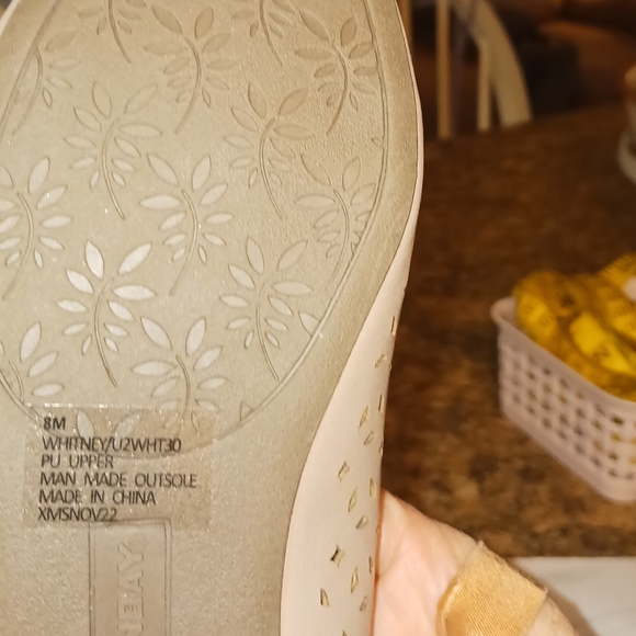 Union Bay Women's Blush Colored Slip on Flats Size 8M - Picture 9 of 11